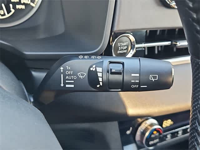 Thumbnail: 2022 Mitsubishi Outlander - 26