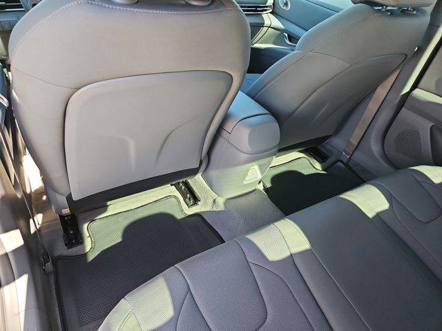 Thumbnail: 2025 Hyundai Elantra - 17