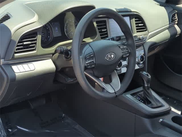 Thumbnail: 2019 Hyundai Elantra - 10