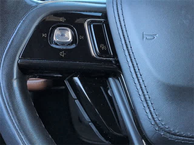 Thumbnail: 2022 Lincoln Aviator - 25