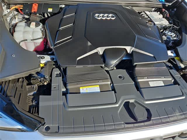 Thumbnail: 2022 Audi Q8 - 15