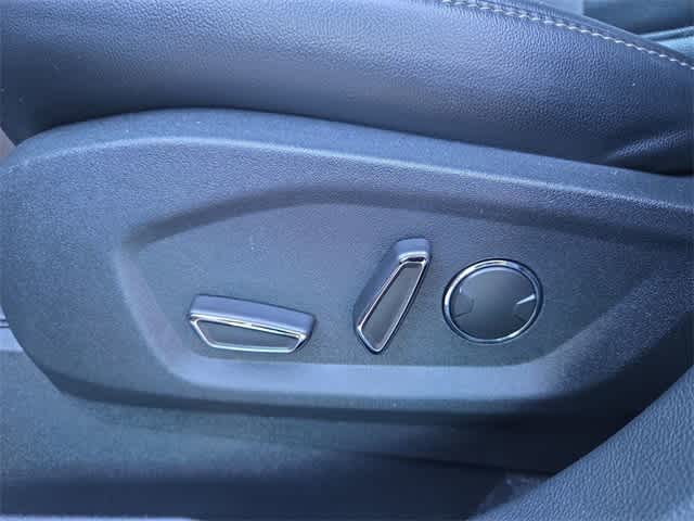 Thumbnail: 2019 Ford Edge - 17