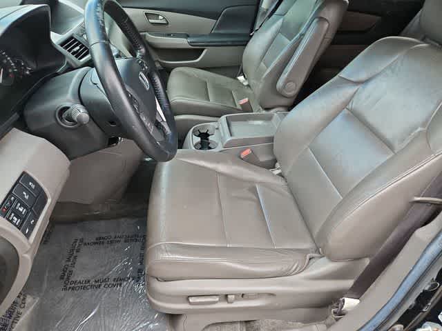 Thumbnail: 2011 Honda Odyssey - 17