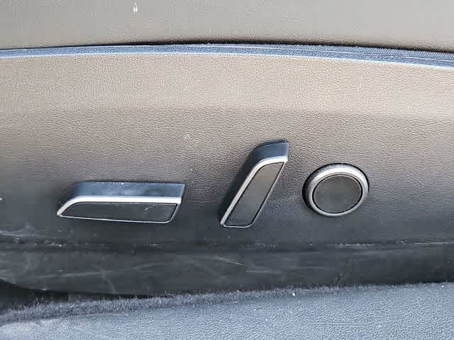 Thumbnail: 2023 Tesla Model 3 - 17