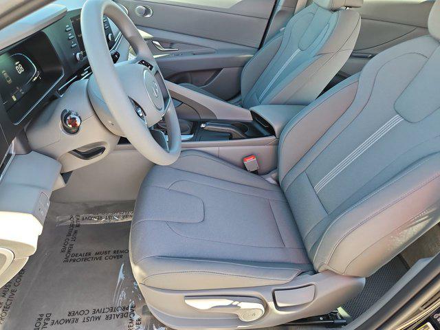 Thumbnail: 2025 Hyundai Elantra - 16