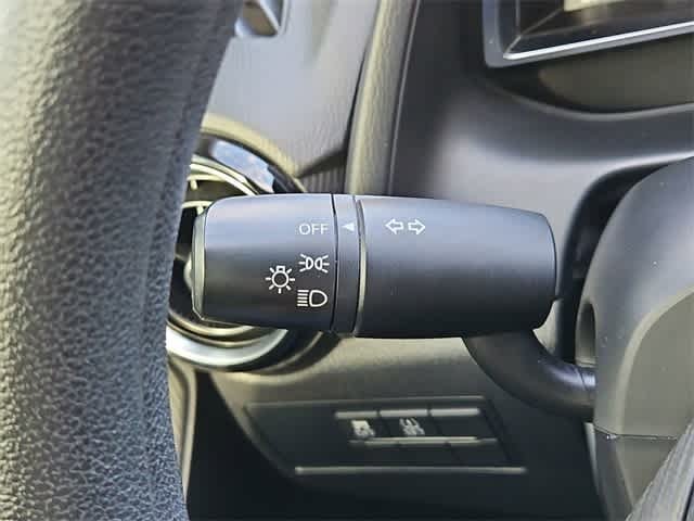 Thumbnail: 2017 Toyota Yaris iA - 25