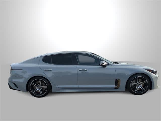 Thumbnail: 2022 Kia Stinger - 9