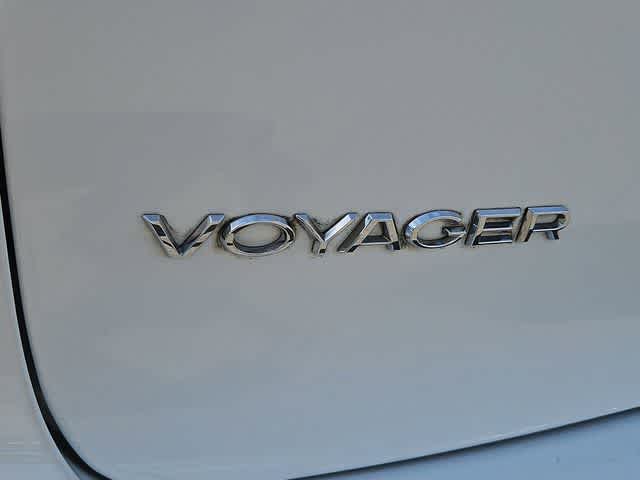Thumbnail: 2023 Chrysler Voyager - 12