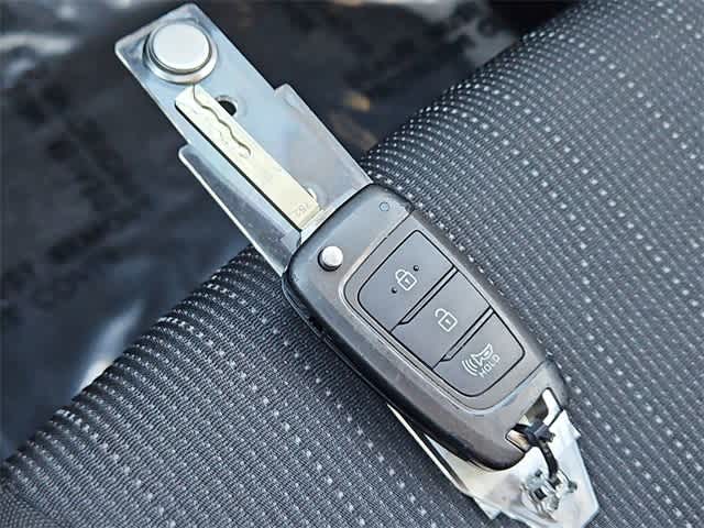 Thumbnail: 2023 Hyundai Venue - 32