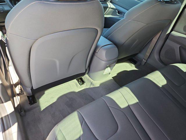 Thumbnail: 2025 Hyundai Elantra - 17