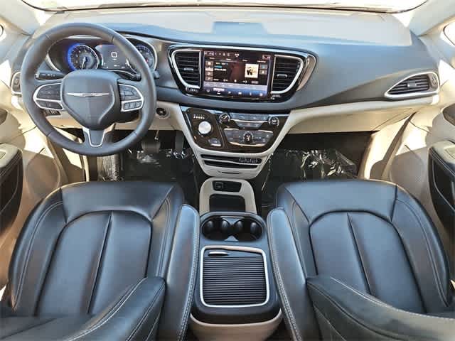 Thumbnail: 2023 Chrysler Pacifica - 16