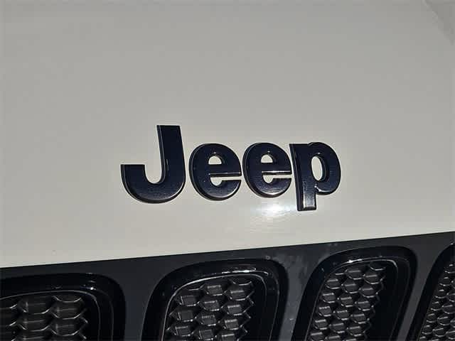 Thumbnail: 2018 Jeep Renegade - 12