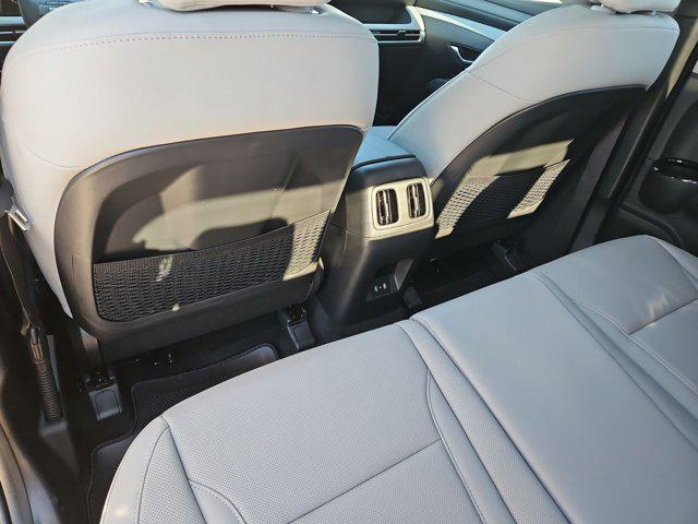 Thumbnail: 2026 Hyundai Santa Cruz - 18