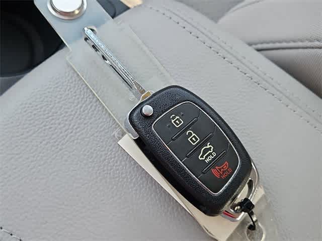 Thumbnail: 2015 Hyundai Sonata - 34