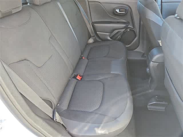 Thumbnail: 2018 Jeep Renegade - 20