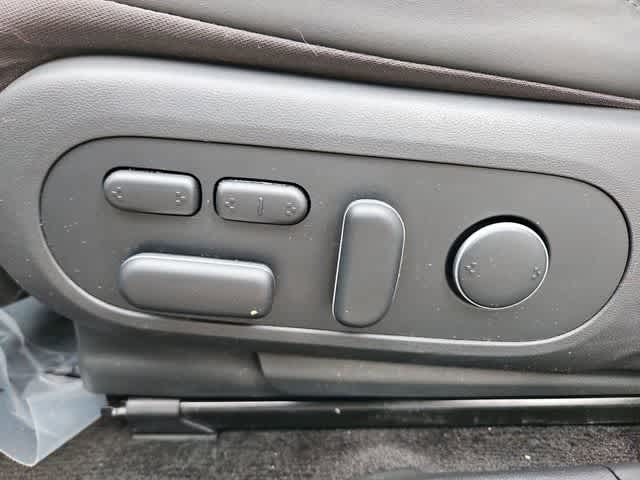 Thumbnail: 2023 Hyundai Ioniq 5 - 17