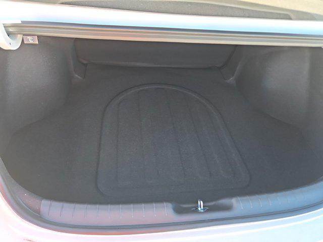 Thumbnail: 2025 Hyundai Elantra - 32