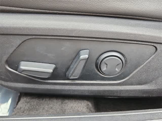 Thumbnail: 2022 Hyundai Elantra - 17