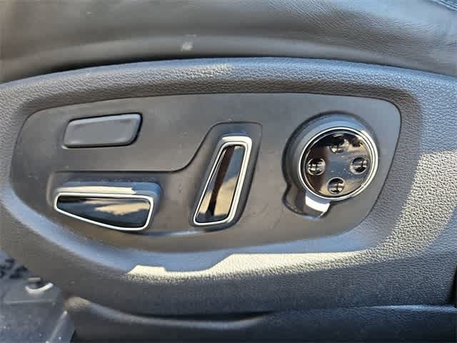 Thumbnail: 2016 Hyundai Genesis - 17