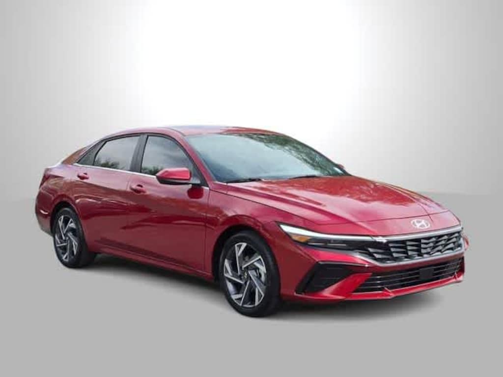 Used 2025 Hyundai Elantra SEL Convenience Sedan