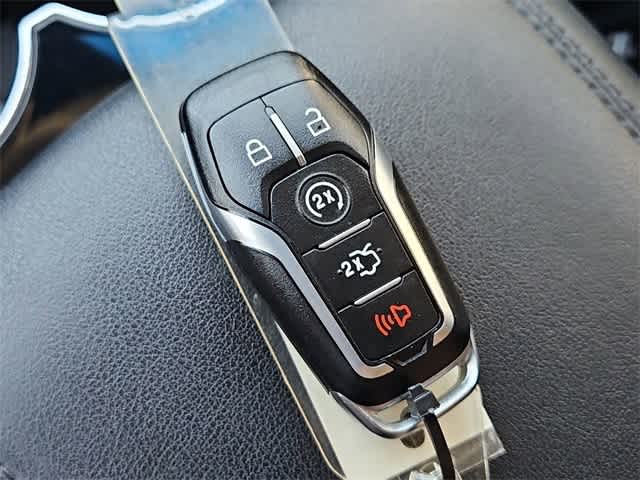 Thumbnail: 2016 Ford Edge - 35