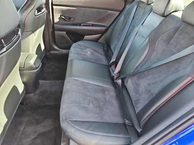 Thumbnail: 2022 Hyundai Elantra - 18