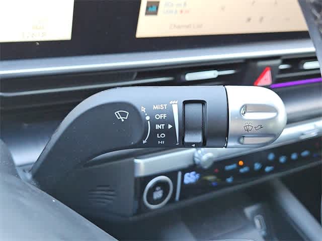 Thumbnail: 2023 Hyundai Ioniq 6 - 24