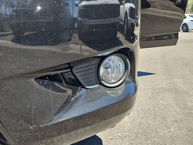 Thumbnail: 2012 Toyota Sienna - 11