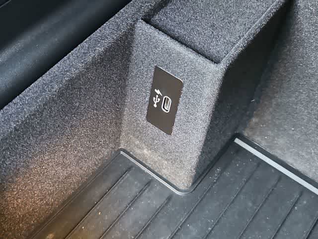Thumbnail: 2021 BMW 5 Series - 31