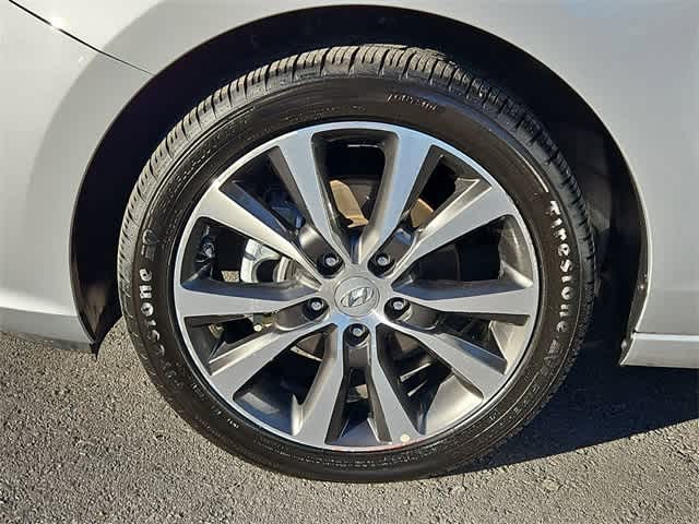 Thumbnail: 2020 Hyundai Elantra - 13