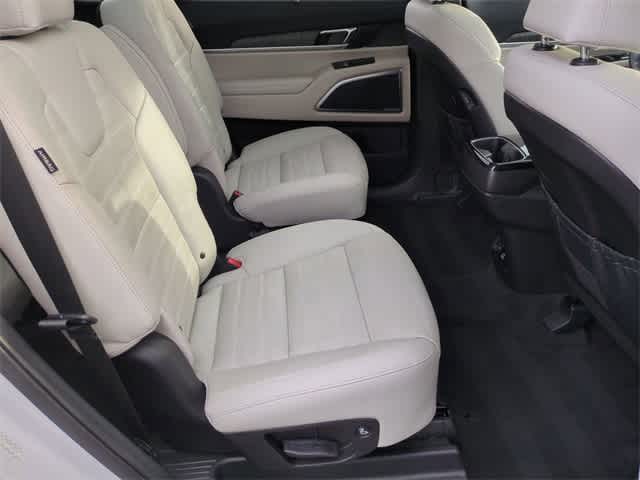 Thumbnail: 2023 Kia Telluride - 21