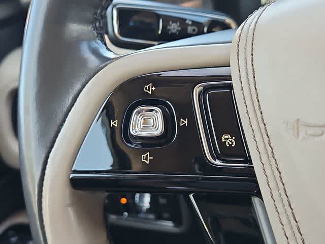 Thumbnail: 2020 Lincoln Aviator - 24