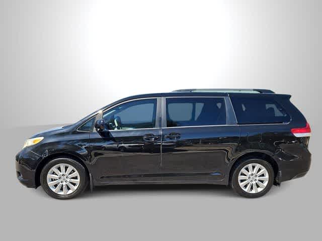 Thumbnail: 2012 Toyota Sienna - 5