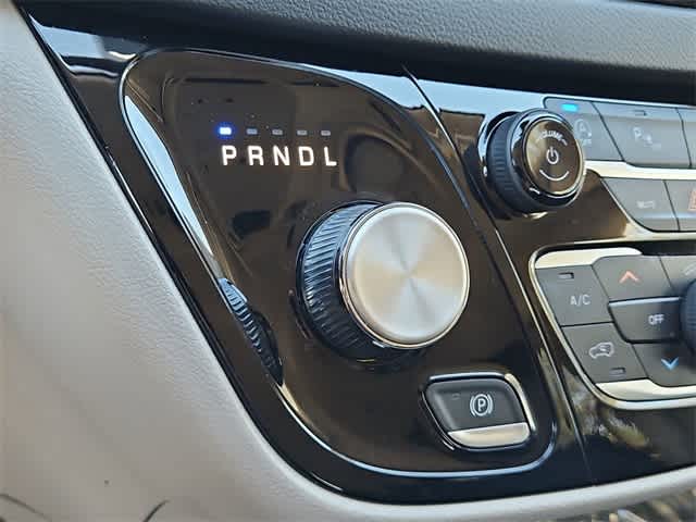 Thumbnail: 2023 Chrysler Pacifica - 31