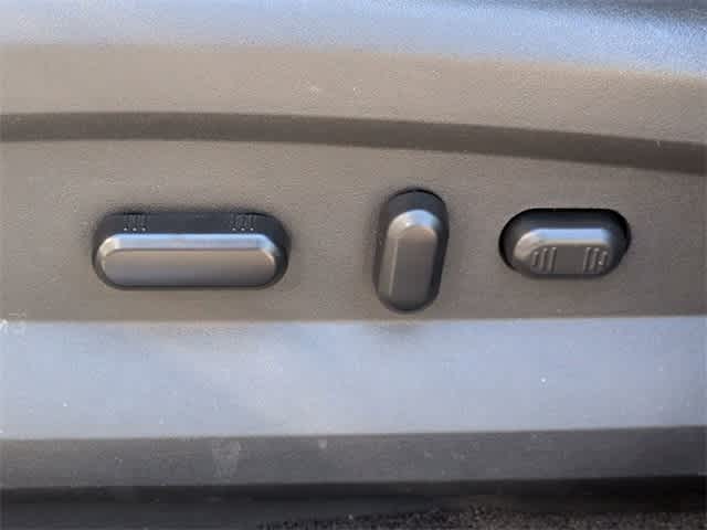 Thumbnail: 2013 Ford Edge - 13