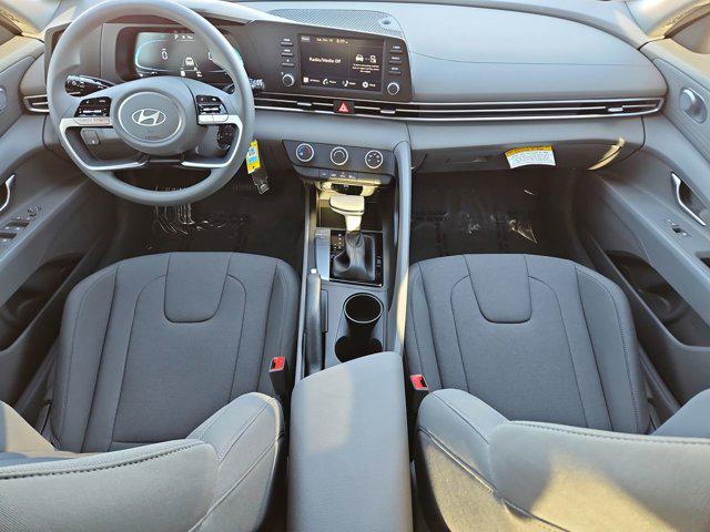 Thumbnail: 2025 Hyundai Elantra - 15