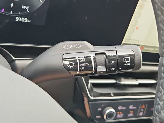 Thumbnail: 2025 Kia Niro - 25