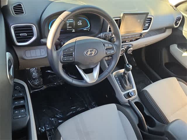 Thumbnail: 2023 Hyundai Venue - 10