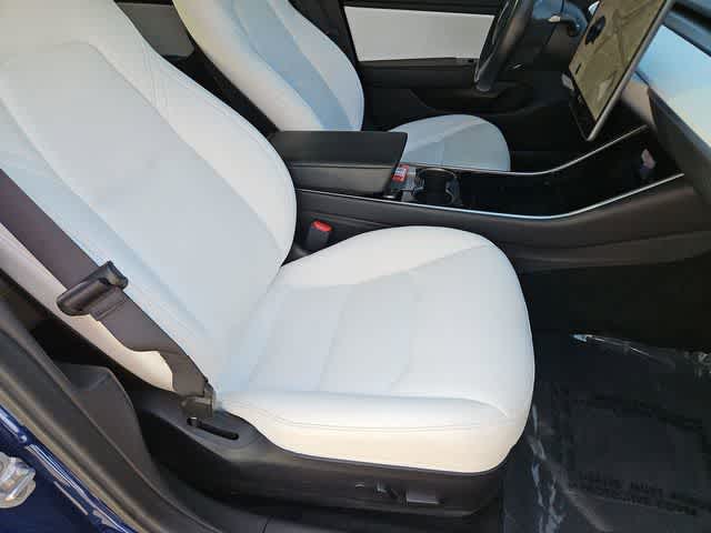 Thumbnail: 2019 Tesla Model 3 - 22