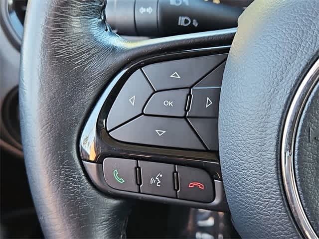 Thumbnail: 2018 Jeep Renegade - 23