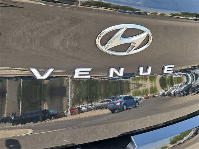 Thumbnail: 2022 Hyundai Venue - 12
