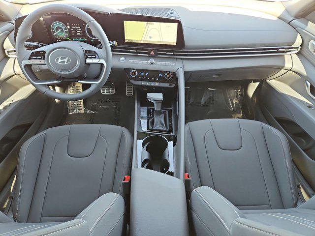 Thumbnail: 2025 Hyundai Elantra - 15