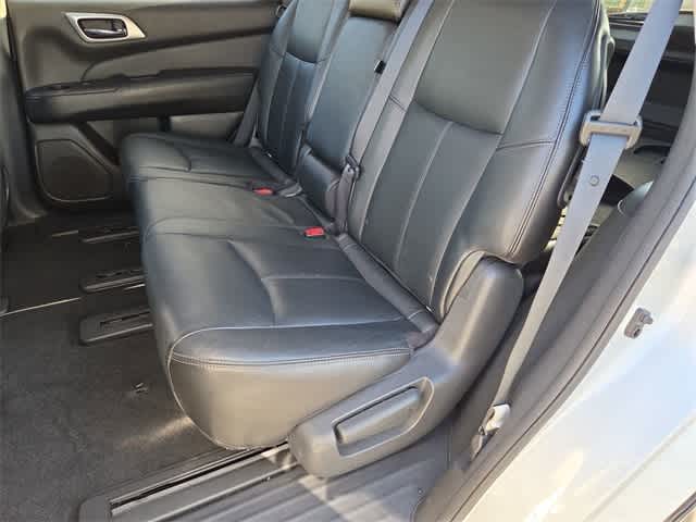 Thumbnail: 2013 Nissan Pathfinder - 20