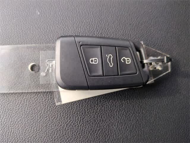 Thumbnail: 2022 Volkswagen Taos - 32