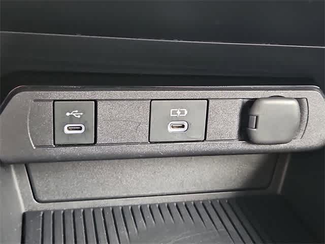 Thumbnail: 2024 Toyota Prius - 27