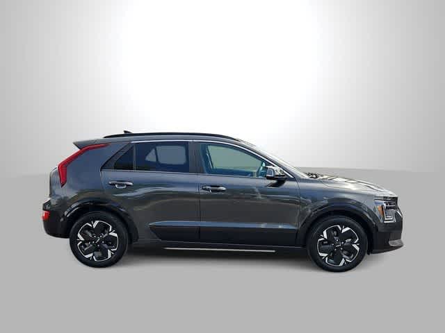 Thumbnail: 2025 Kia Niro - 9