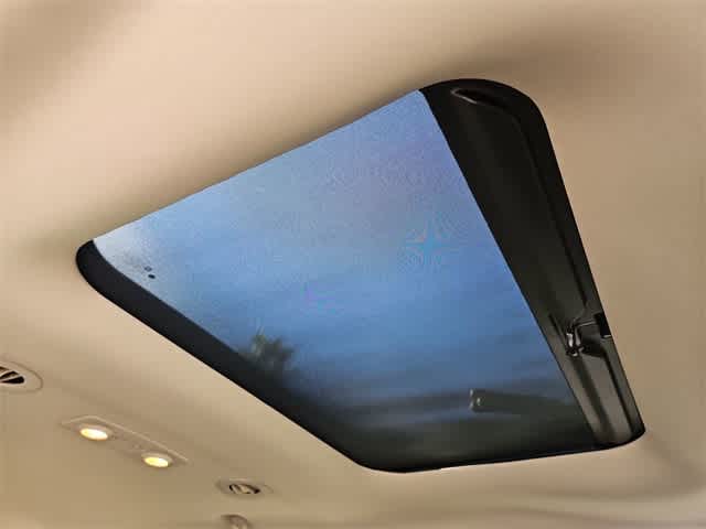 Thumbnail: 2015 GMC Acadia - 23