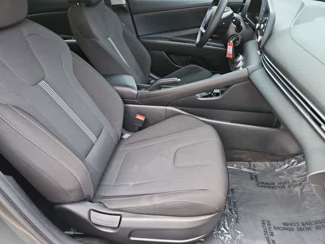 Thumbnail: 2024 Hyundai Elantra - 20