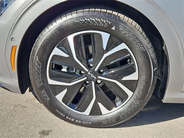 Thumbnail: 2023 Kia EV6 - 13