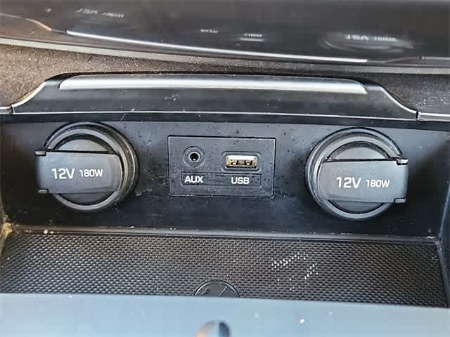 Thumbnail: 2017 Genesis G80 - 33